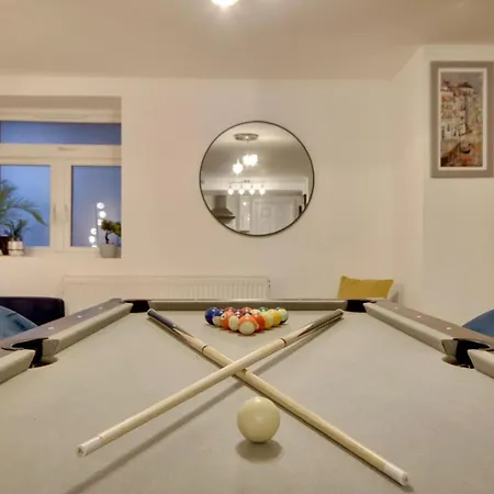 Southsea Getaway Apartment With Pool Table And Hot Tub Portsmouth Exterior photo