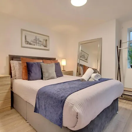 Southsea Getaway Apartment With Pool Table And Hot Tub Portsmouth Exterior photo