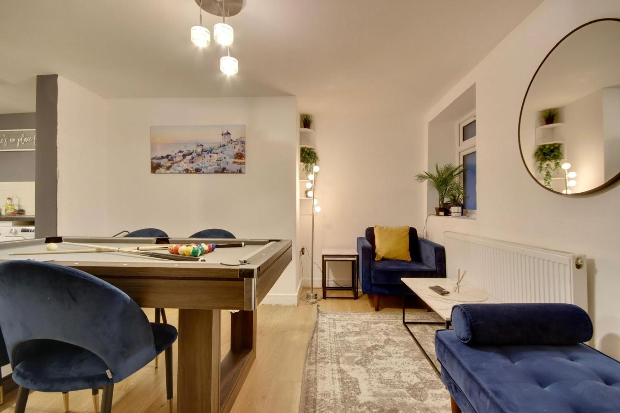 Southsea Getaway With Pool Table And Hot Tub