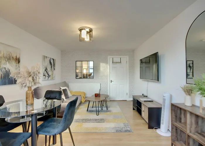 Southsea Getaway Apartment With Pool Table And Hot Tub