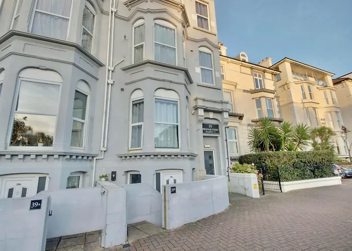 Southsea Getaway Apartment With Pool Table And Hot Tub