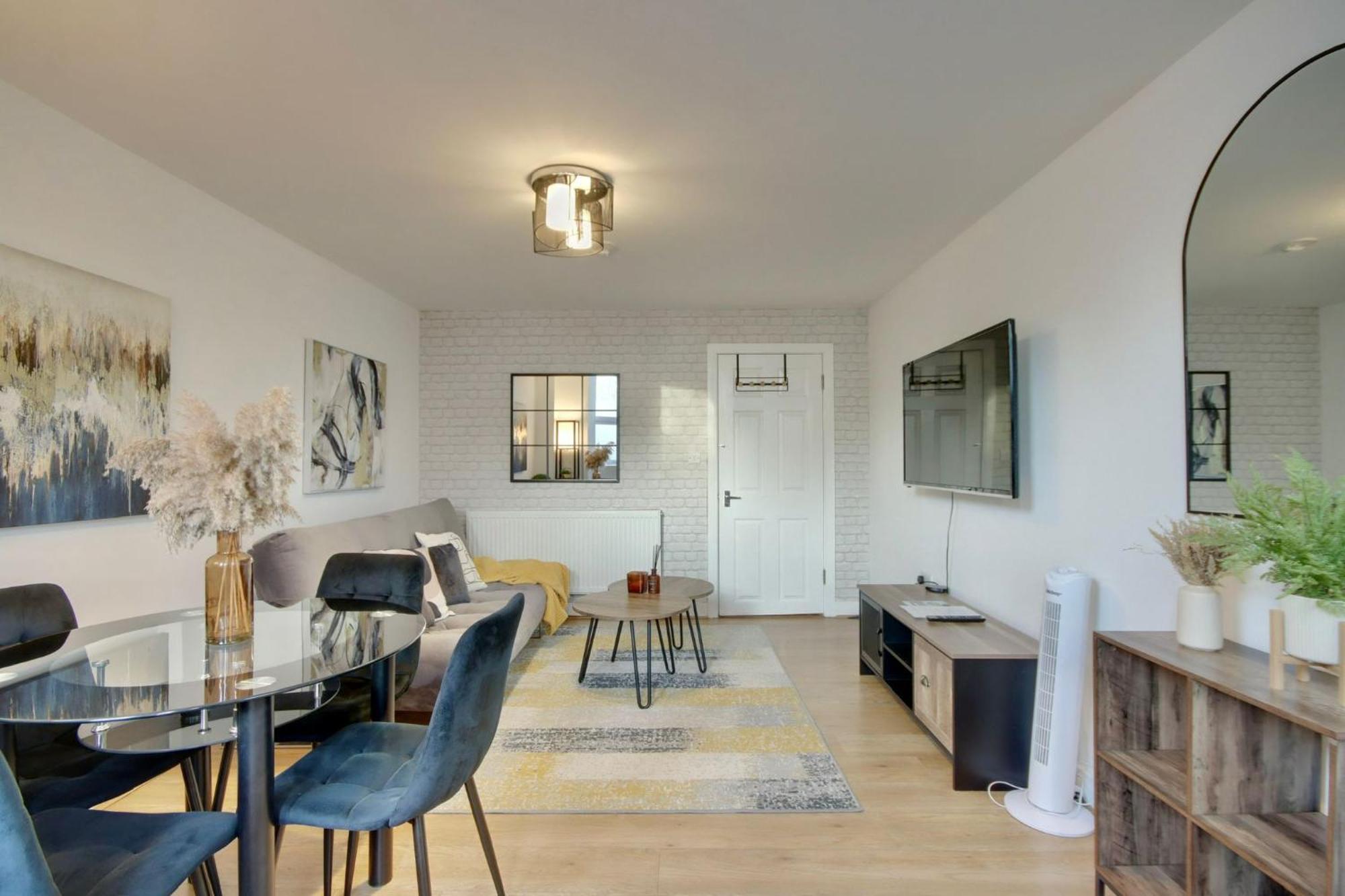 Apartment Southsea Getaway With Pool Table And Hot Tub