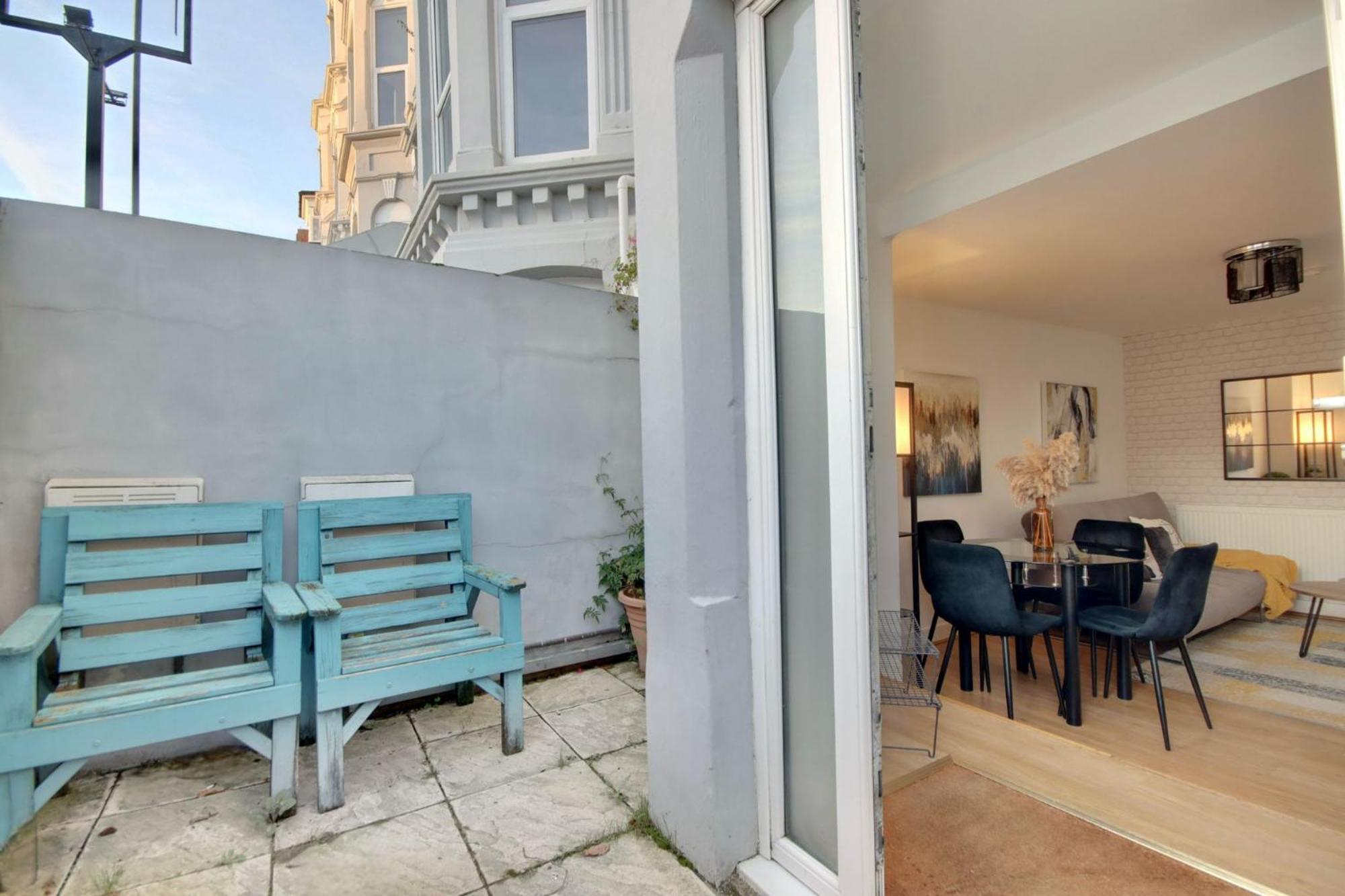 Apartment Southsea Getaway With Pool Table And Hot Tub