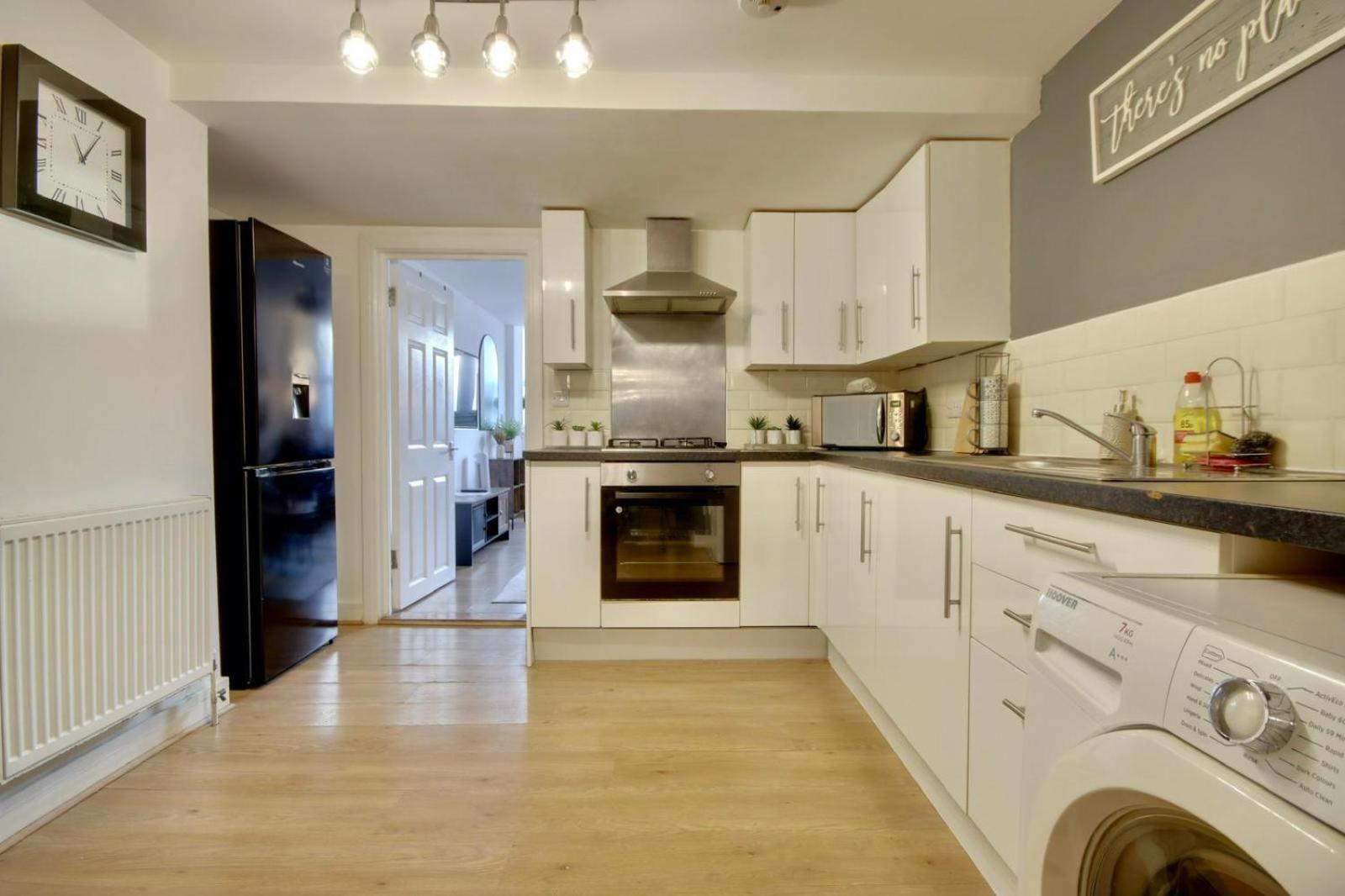 Southsea Getaway With Pool Table And Hot Tub Apartment *
