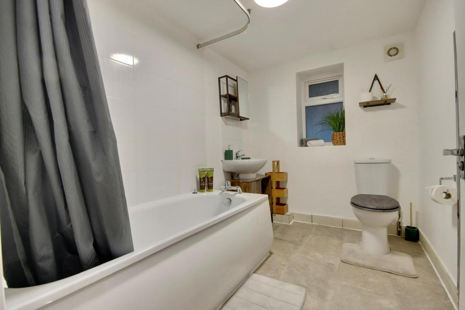 Apartment Southsea Getaway With Pool Table And Hot Tub Portsmouth